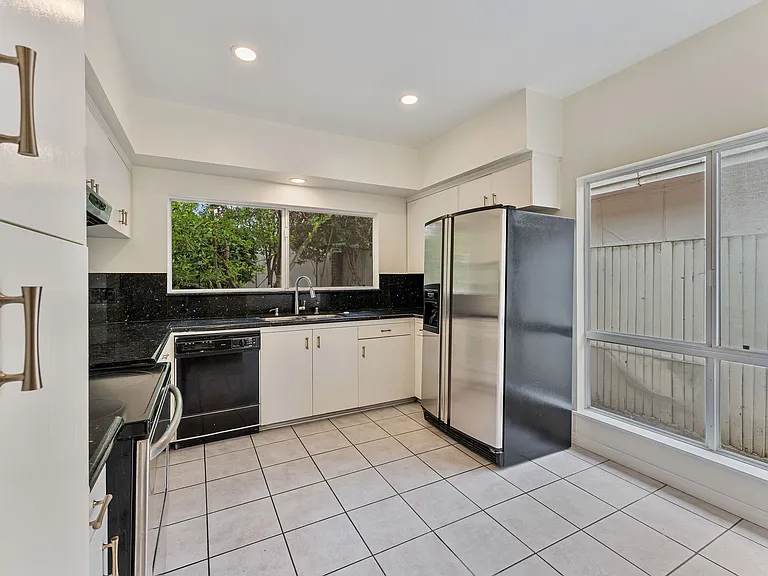 20 Norton St — Photo 24