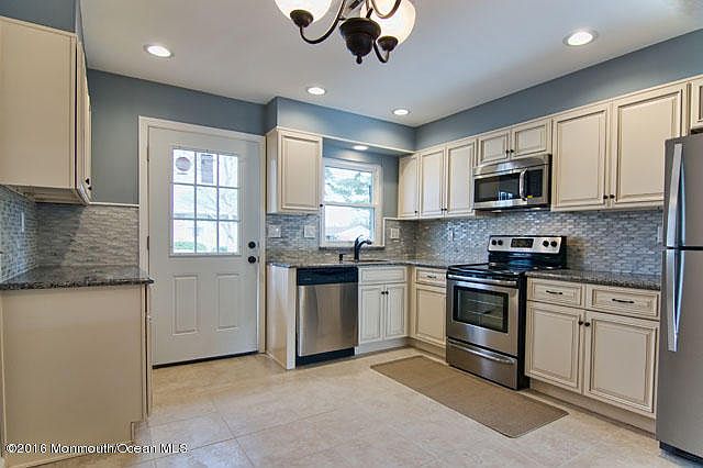1st image of 427D Chatham Ct #100D
