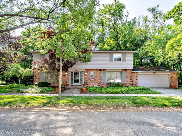 8019 Concord Rd, Huntington Woods, MI 48070