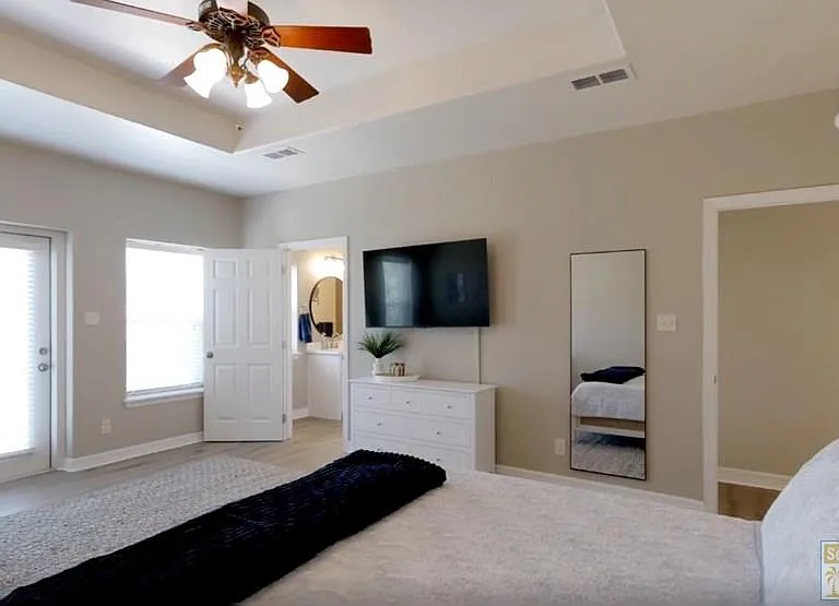 120 E Sunset Dr — Photo 32