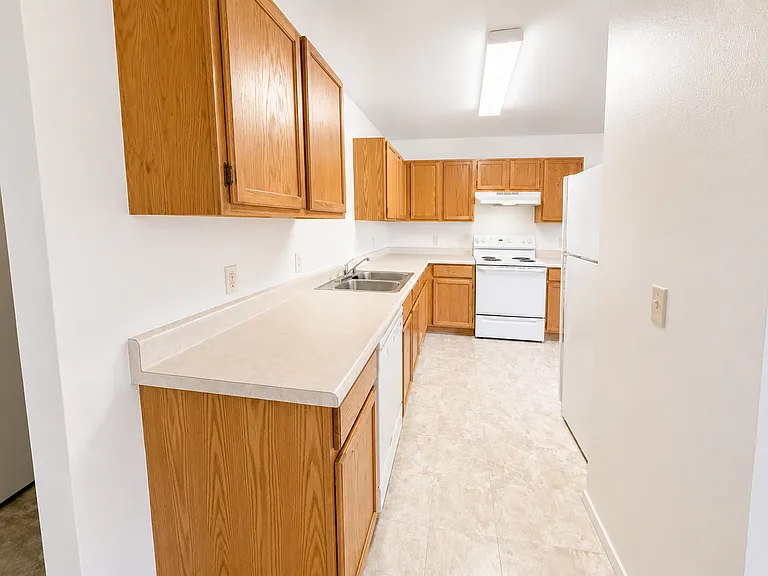 Willow Park Apartments — Photo 19