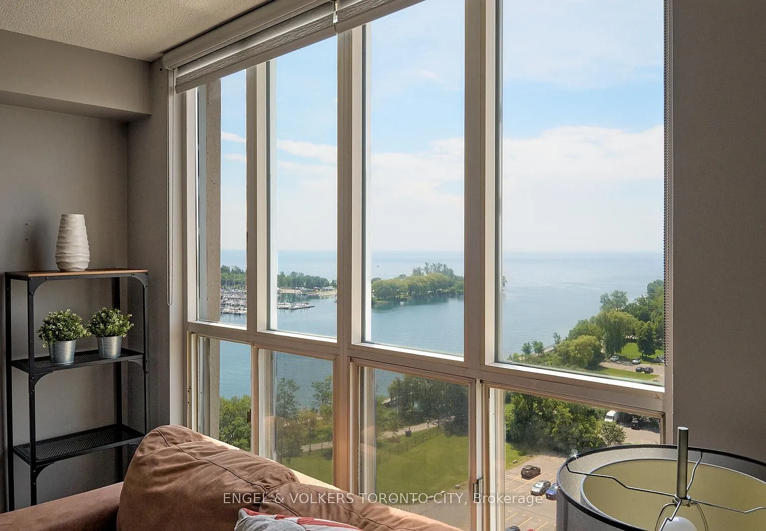 2 bed, $4,100 — Photo 2