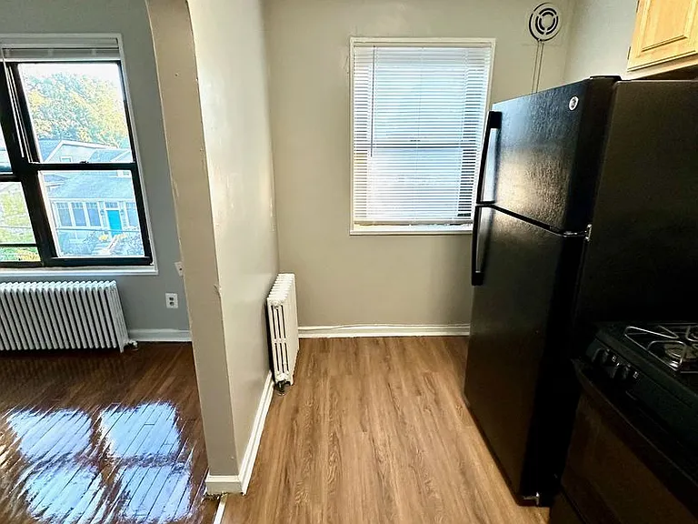 1000 Otis St NE — Photo 17