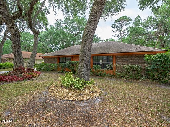 3rd image of 6221 Yosemite Dr
