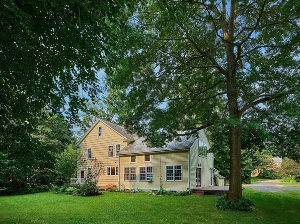 122 Bay Rd, Hadley, MA 01035