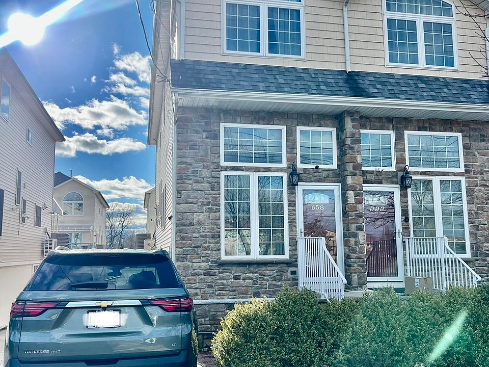 1st image of 658 Seaview Ave