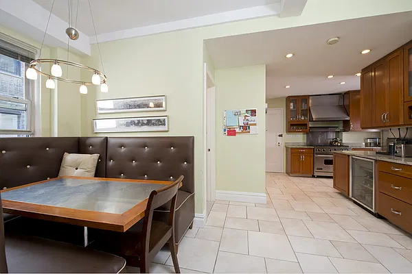 Sold by Stribling | media 6
