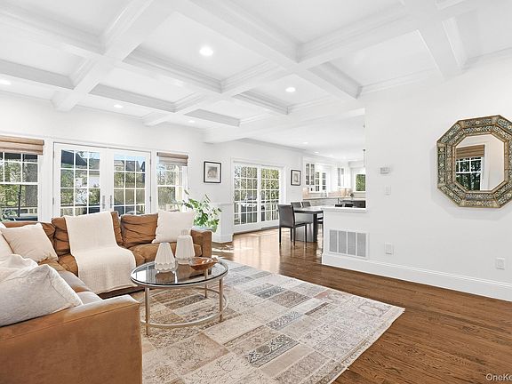 3rd image of 8 Wakefield Road