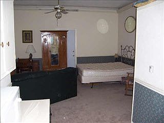 5th image of 112 N Houston St