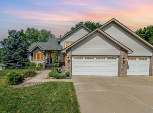 1846 Spinaker Dr, Woodbury, MN 55125