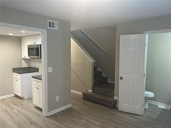 3rd image of 2604 Campbellton Rd SW #1B