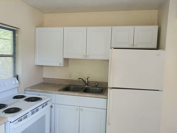 5th image of 601 S Summerlin Ave