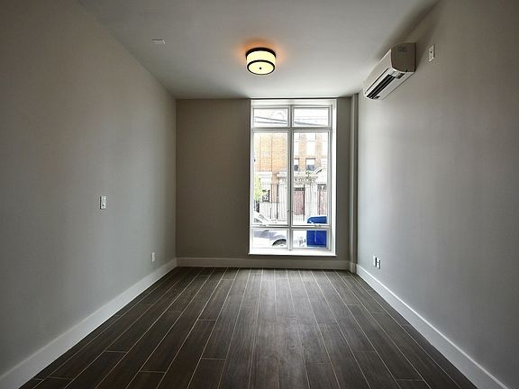 4th image of 1409 Bryant Ave #A1