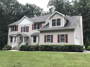 41 Dean Hill Rd, New Windsor, NY 12553