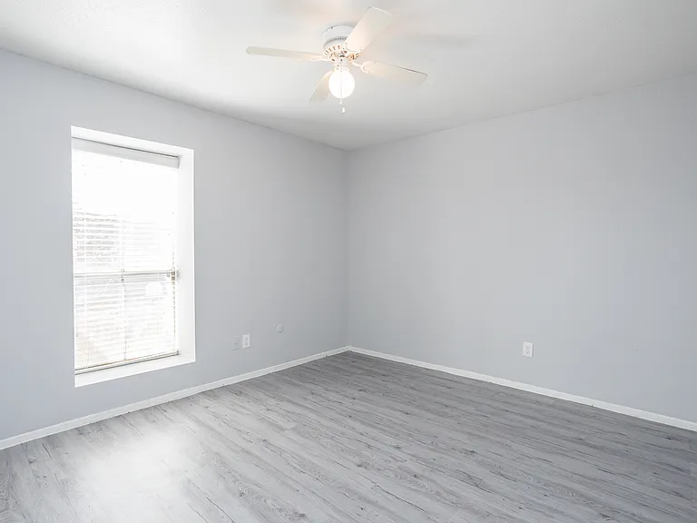 Camino Del Sol Apartments — Photo 29
