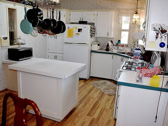3rd image of 6660 NE 5th Ln