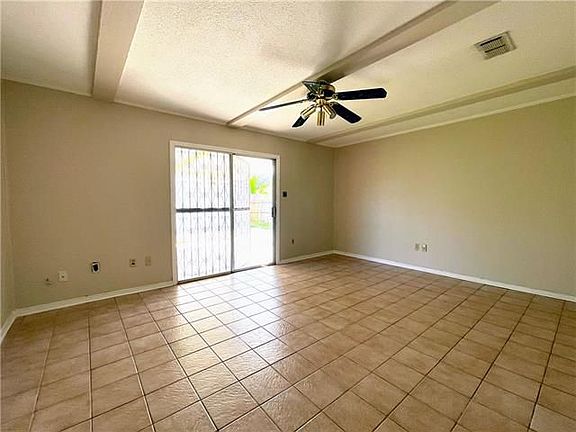 4th image of 2117 Matador St