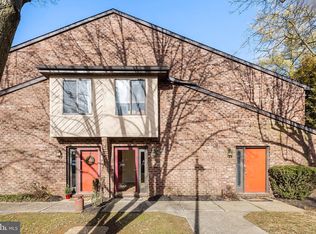 902 Mountainview Dr, Wayne, PA 19087