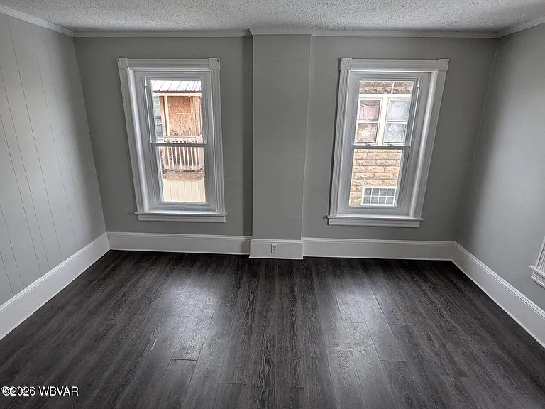 1612 Memorial Ave #2 — Photo 4