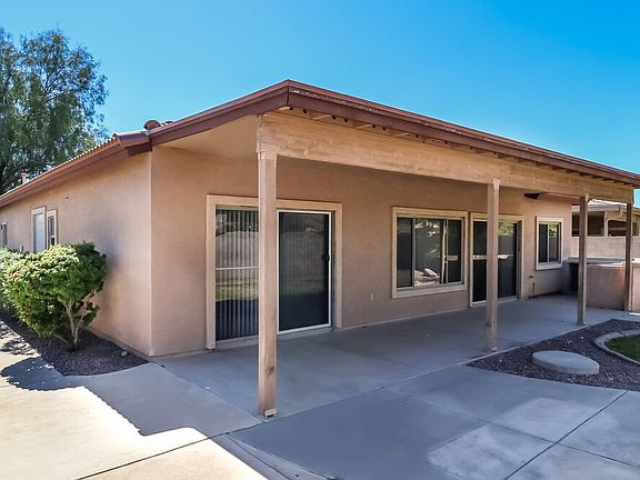 4th image of 5302 S 52nd Dr