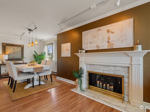 5th image of 11755 Greenwood Avenue N #302