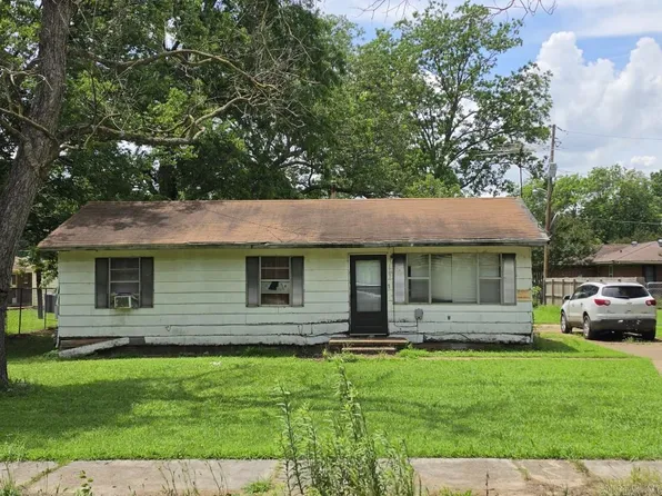 113 N Church St, Parkin, AR 72373