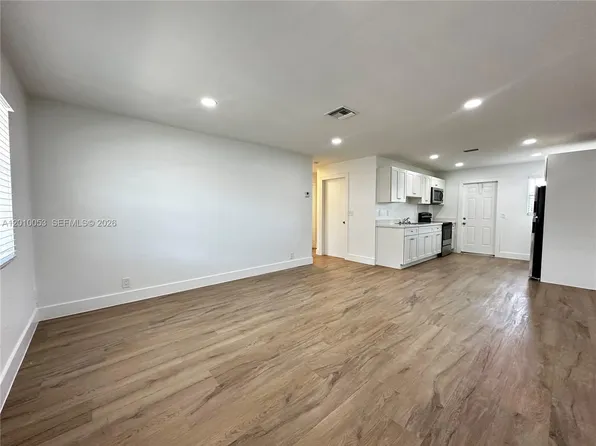 128 NW 2nd Ave APT A, Hallandale, FL 33009