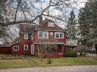 1270 W Arnold Dr, Lake View, NY 14085