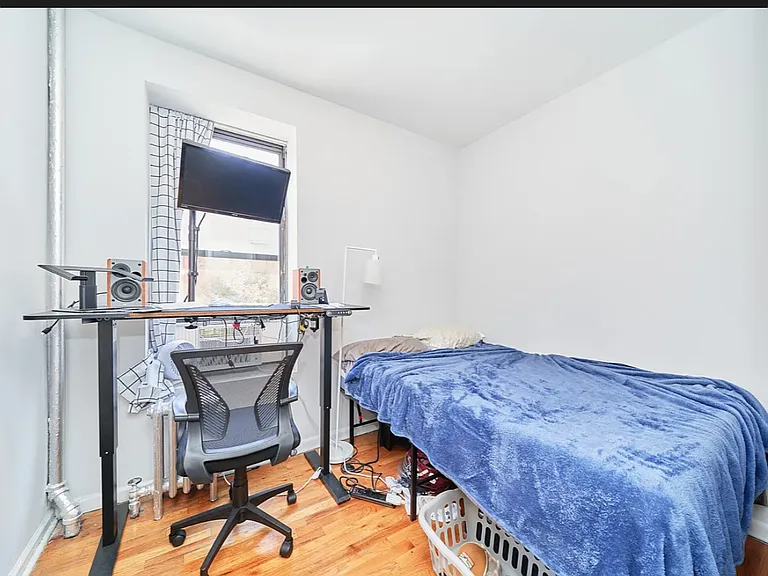 364 W 36th St #3A — Photo 5