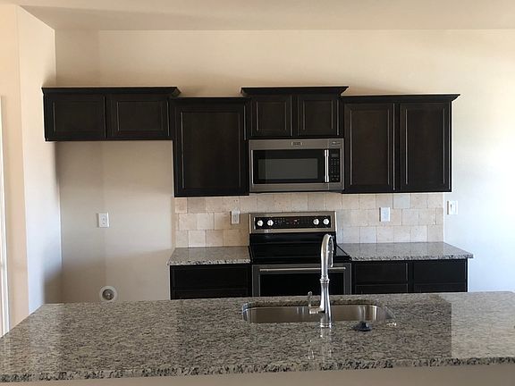 5th image of 3709 Oakridge Ave