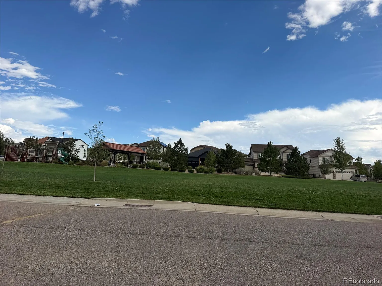 5 bed, 3.0 bath, 3448 sqft, $3,200 — Photo 2