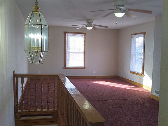 4th image of 336 W Main St