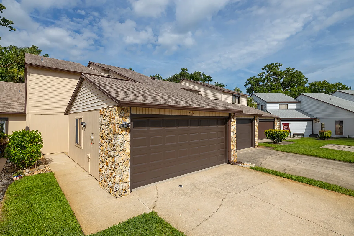 Building Photo - 367 Castlewood Ln