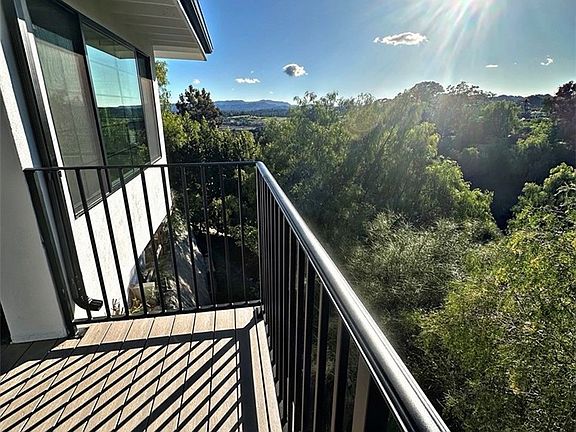 4th image of 9552 Ventura Way #9552