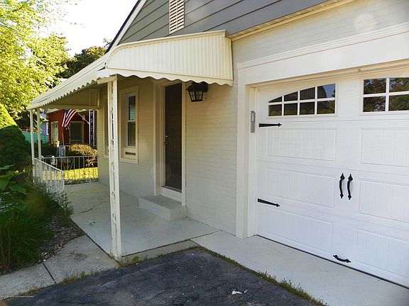 2nd image of 4 Balmoral Ct