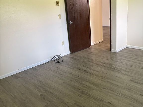 3rd image of 580 Knowlton St APT 101