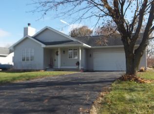 120 Minarette Dr SW, Poplar Grove, IL 61065