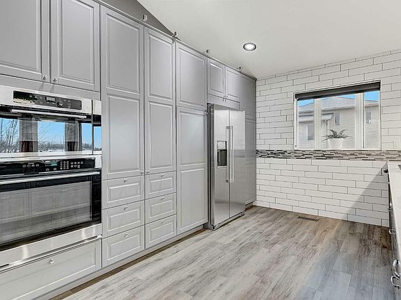 4th image of 9101 Lakeshore Dr