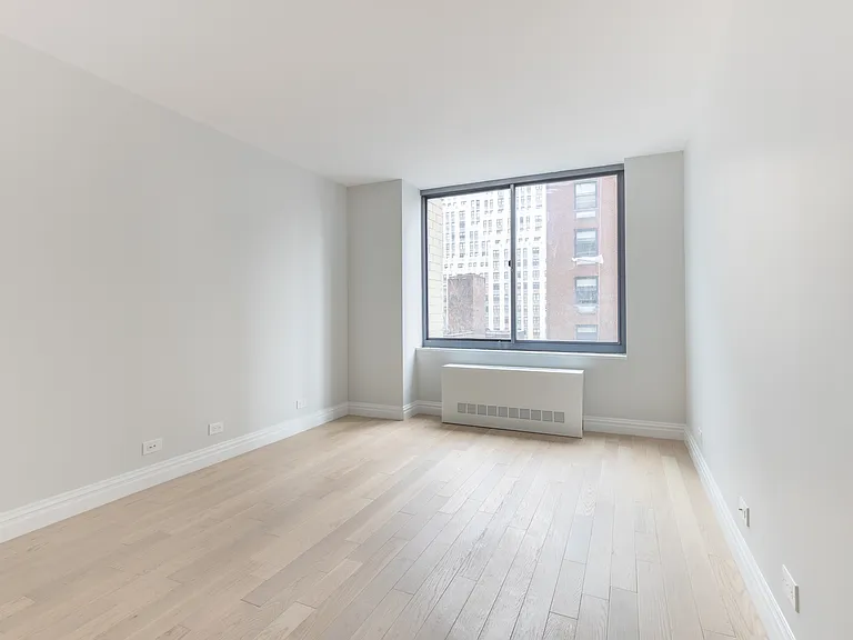 235 W 48th St #9-H — Photo 3