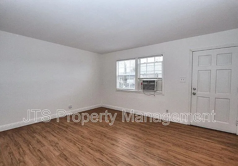 5302 Gordon Dr — Photo 7