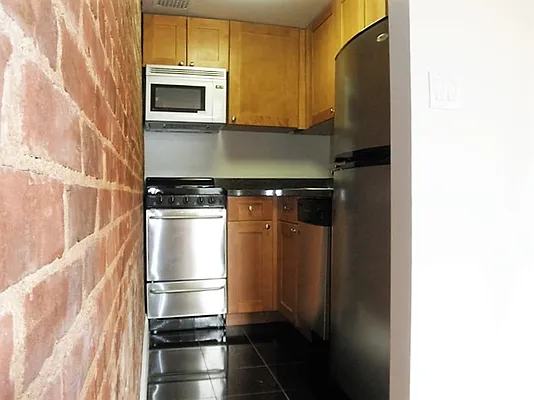 Rented by City Connections Realty | media 6
