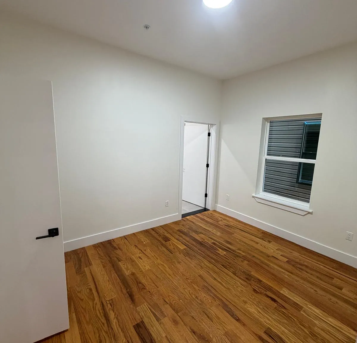 1 bed, 1000 sqft, $1,950 — Photo 4