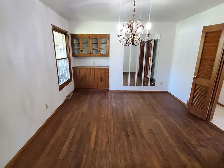 N55W21387 Logan Dr — Photo 11