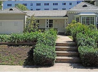 10718 Lindbrook Dr, Los Angeles, CA 90024