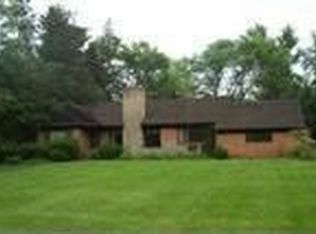 382 Chestnut Rd, Seven Hills, OH 44131