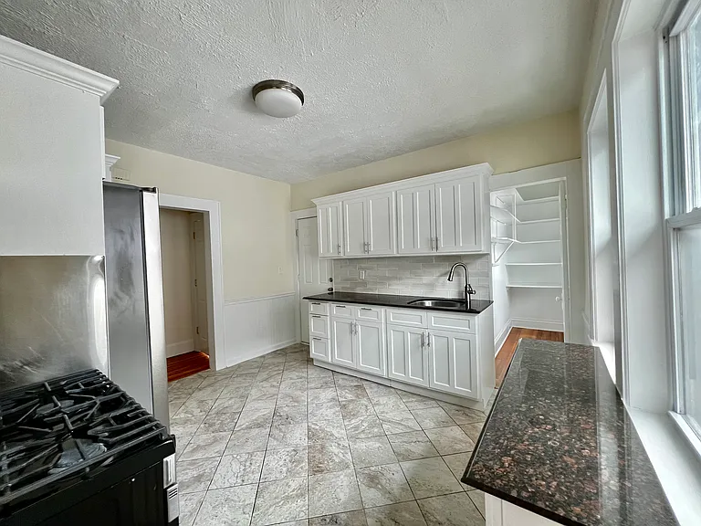 13 Chase St #2 — Photo 3