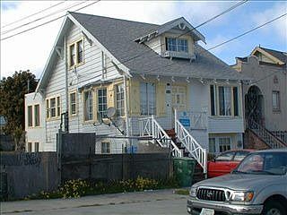 2nd image of 940 Cayuga Ave