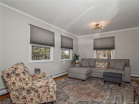 5th image of 5 William Penn Ct
