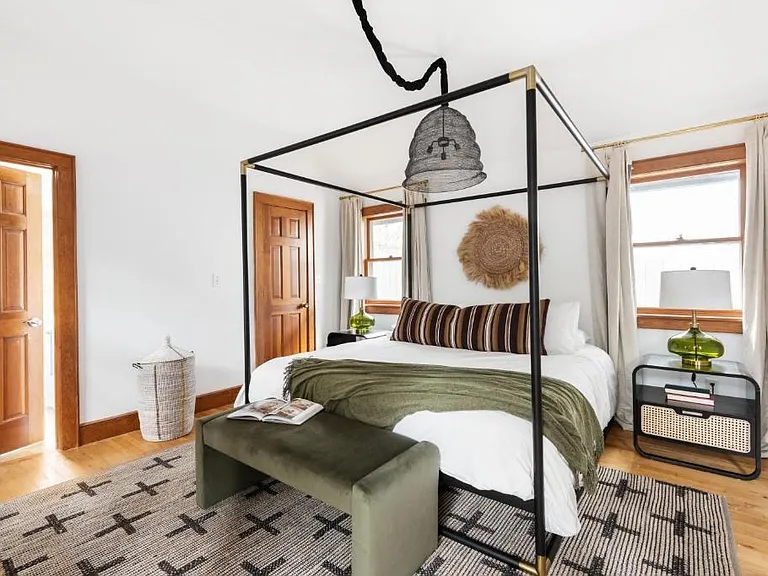 1515 Iverson St NE — Photo 10