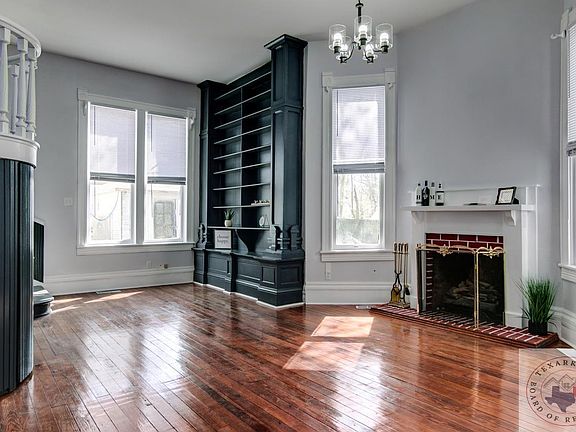 3rd image of 306 E 19th St